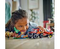 LEGO City 60412 Terenowy wóz strażacki z łodzią ratunkową - 1203367 - zdjęcie 11